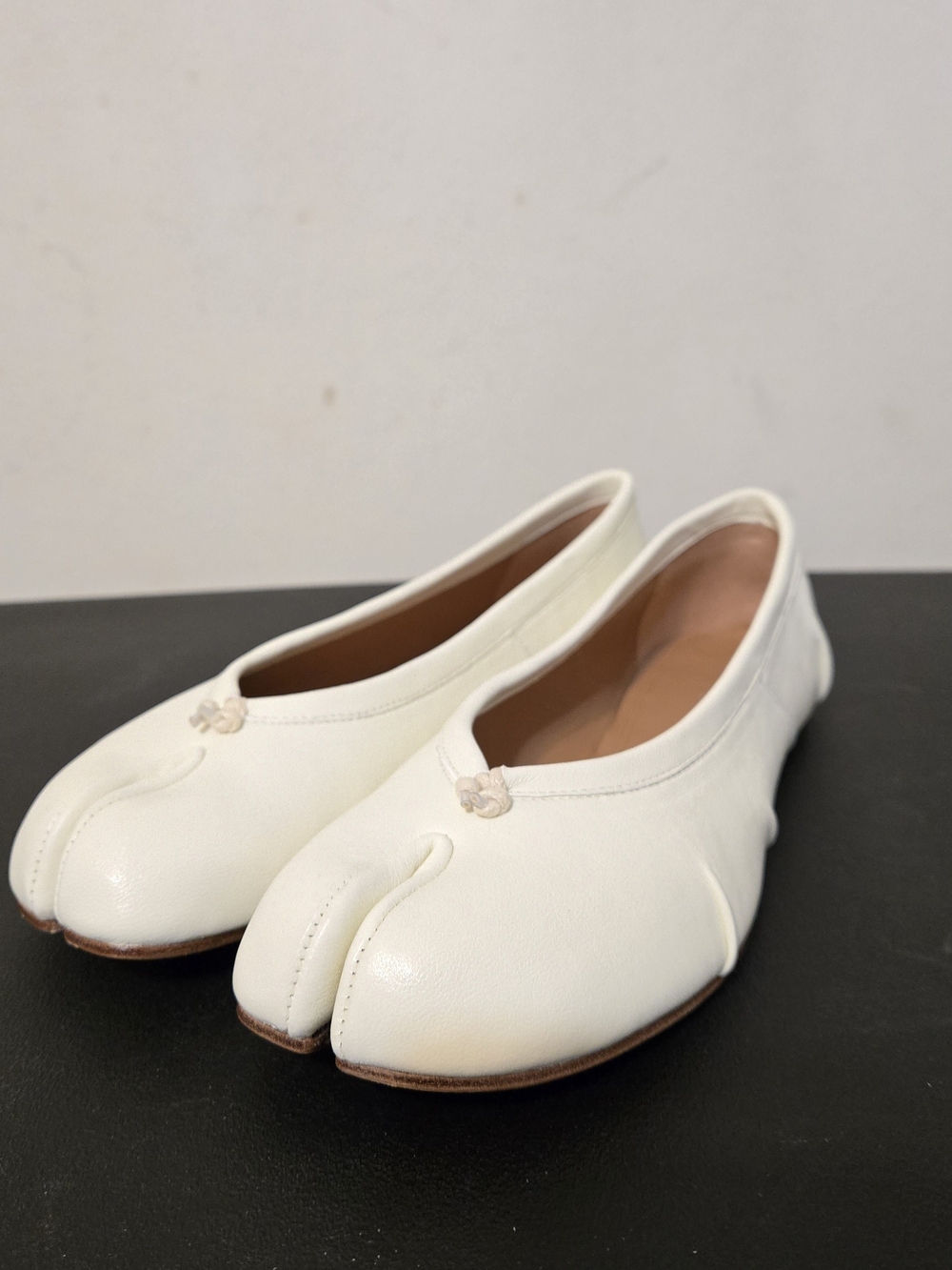 Maison Martin Margiela Cream Split-Toe Ballet Flats